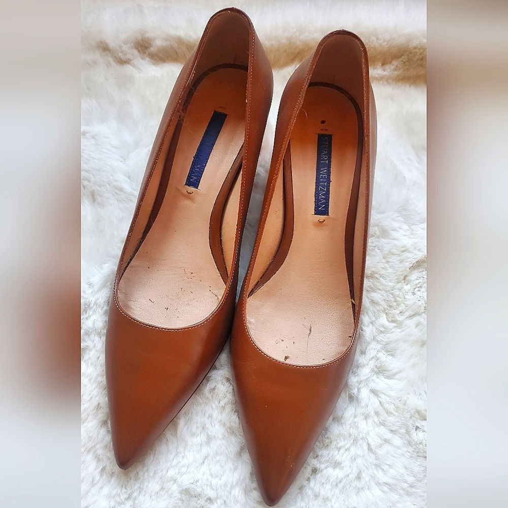 STUART WEITZMAN AMBER ACRYLIC HEEL